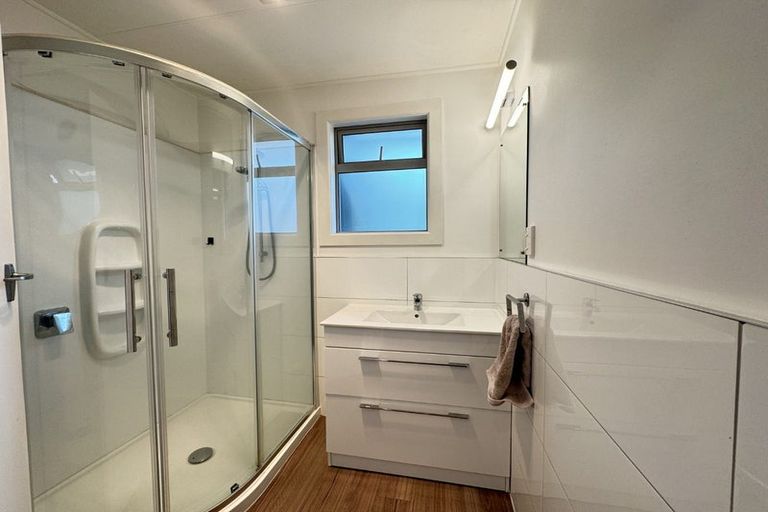 Photo of property in 32 Chatham Street, Waihola, Milton, 9073