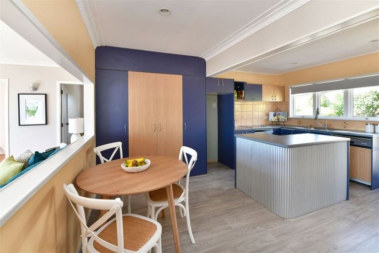 Photo of property in 25 Brightside Road, Stanmore Bay, Whangaparaoa, 0932