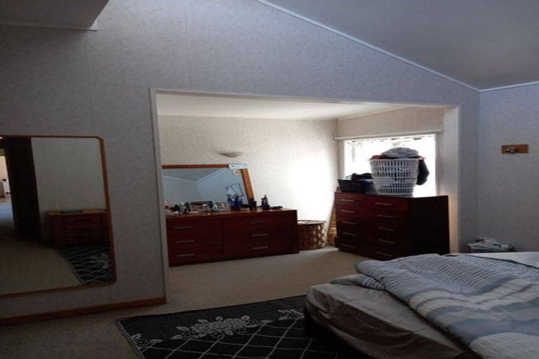 Photo of property in 50 Eugenia Rise, Totara Heights, Auckland, 2105