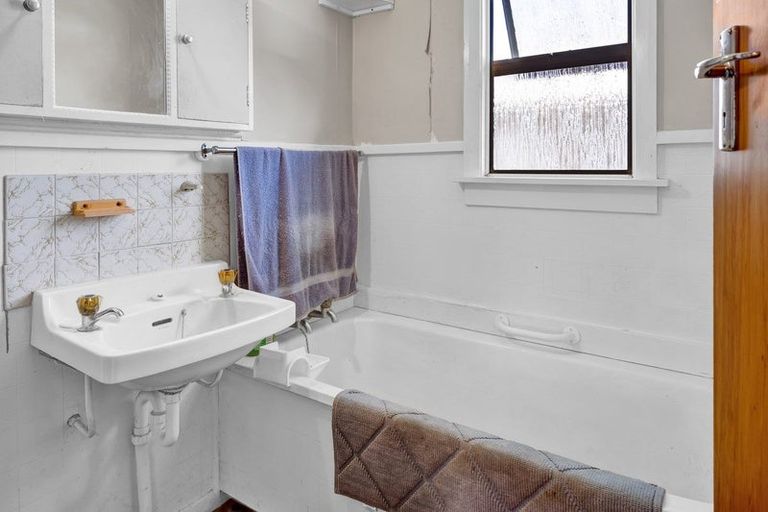 Photo of property in 5 Caplen Street, Hawera, 4610