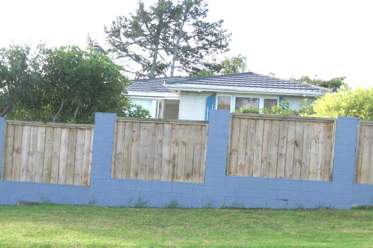 Photo of property in 20 Wharf Road, Te Atatu Peninsula, Auckland, 0610
