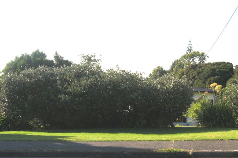 Photo of property in 2/29 Hogans Road, Glenfield, Auckland, 0629