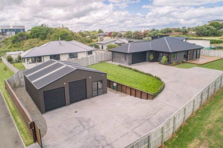 Photo of property in 5 Golf Vue Place, Castlecliff, Whanganui, 4501