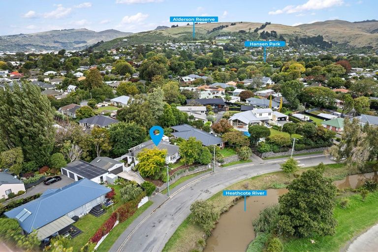 Photo of property in 211 Fifield Terrace, Opawa, Christchurch, 8023