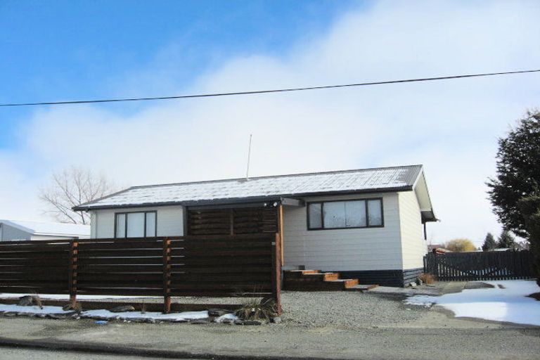 Photo of property in 82 Tekapo Drive, Twizel, 7901