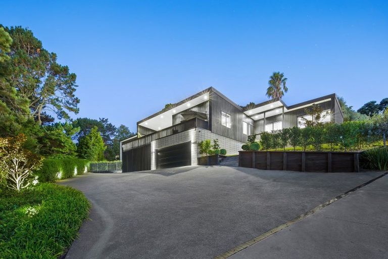 Photo of property in 30a Bernard Magnus Lane, Greenhithe, Auckland, 0632