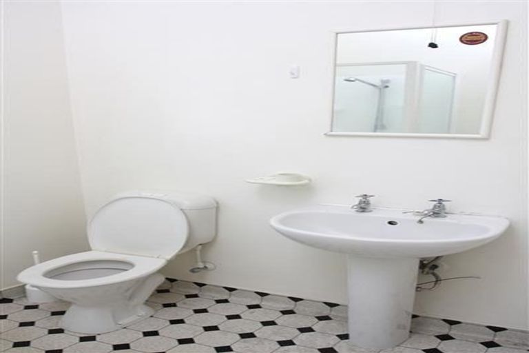 Photo of property in 53b Cambridge Terrace, Waiwhetu, Lower Hutt, 5010