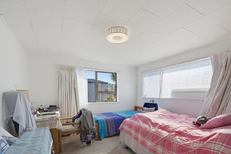 Photo of property in 6 Jenanne Place, Totara Vale, Auckland, 0629