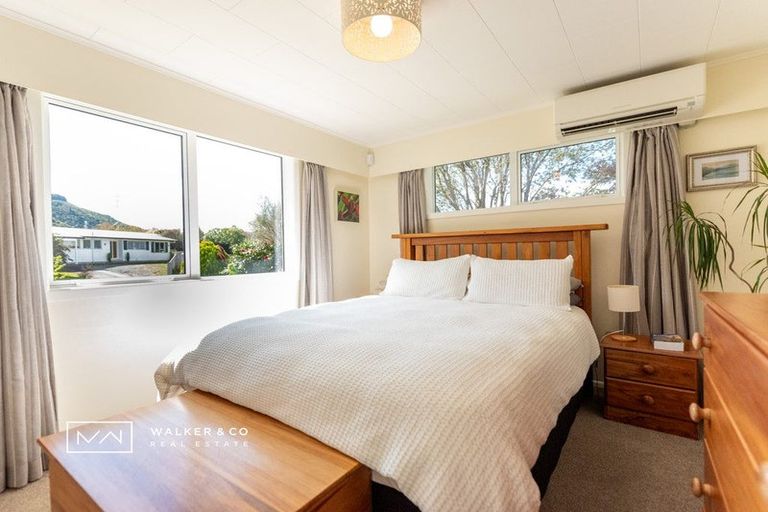 Photo of property in 40 Larchmont Grove, Totara Park, Upper Hutt, 5018