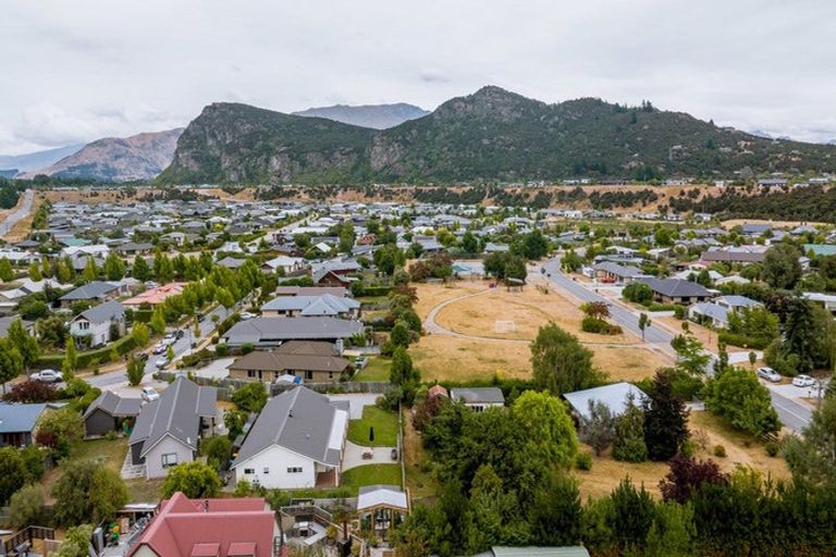 Photo of property in 14 Ash Avenue, Albert Town, Wanaka, 9305