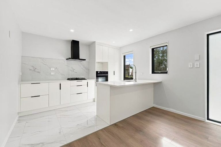 Photo of property in 13 Tower Hill, Stanmore Bay, Whangaparaoa, 0930