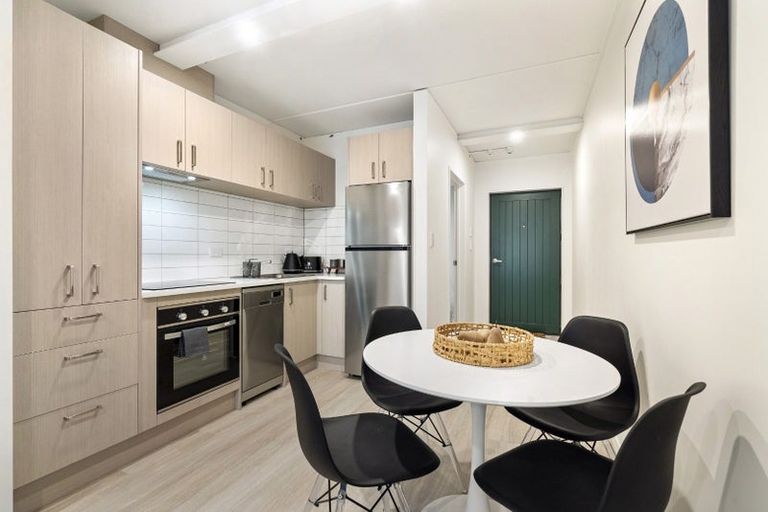 Photo of property in 102/9 East Street, Papakura, 2110