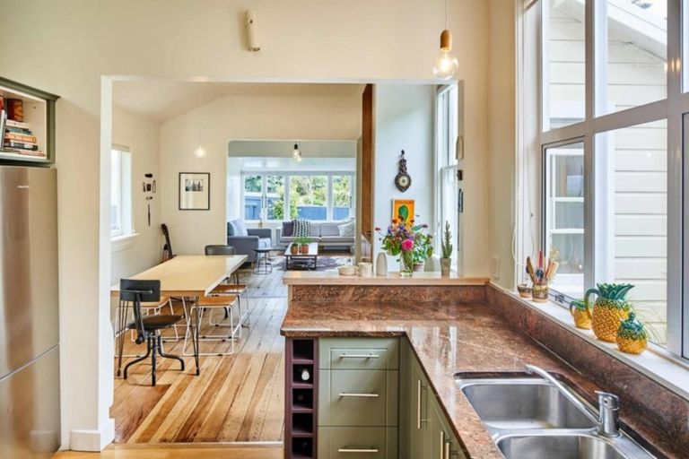 Photo of property in 59 Marine Parade, Eastbourne, Lower Hutt, 5013