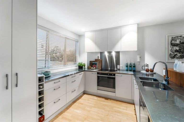 Photo of property in Habitat Apartments, 17/31 Byron Avenue, Takapuna, Auckland, 0622