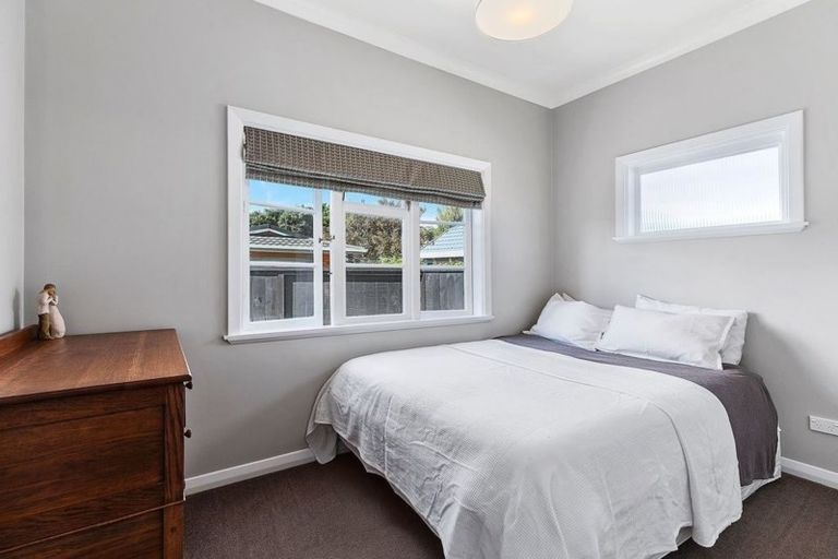 Photo of property in 62 Oxford Street, Tawa, Wellington, 5028