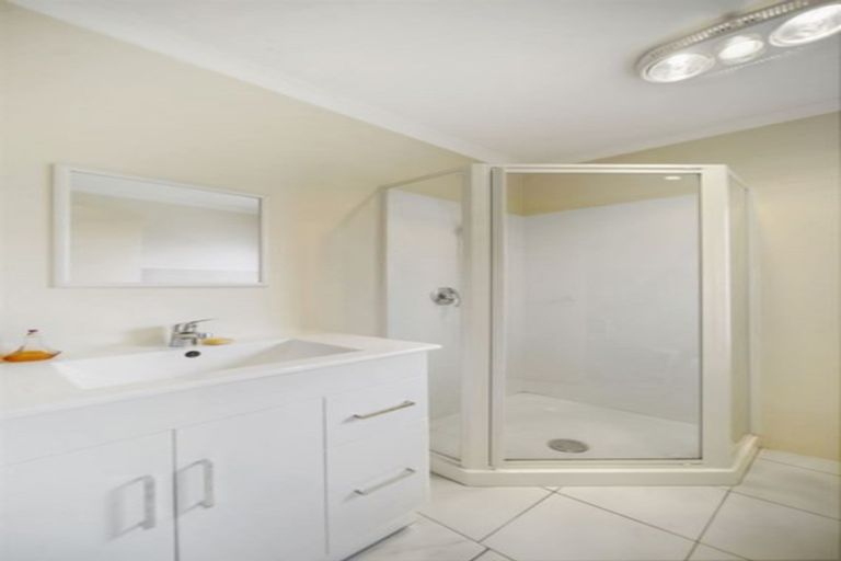 Photo of property in 8 Maadi Place, Papakura, 2110