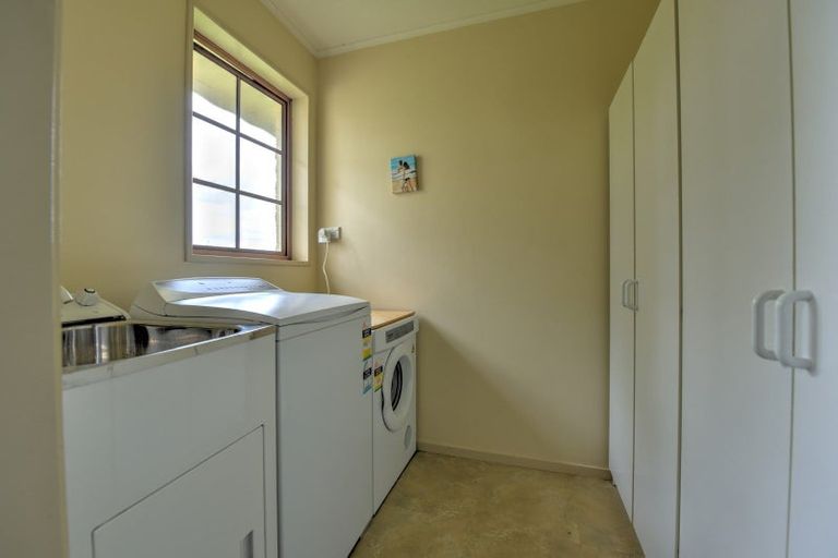 Photo of property in 349 Oteramika Road, Seaward Bush, Invercargill, 9871