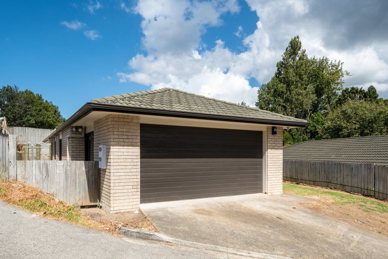 Photo of property in 57b Sabulite Road, Kelston, Auckland, 0602