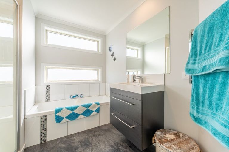 Photo of property in 27 King Street, Pareora, 7912