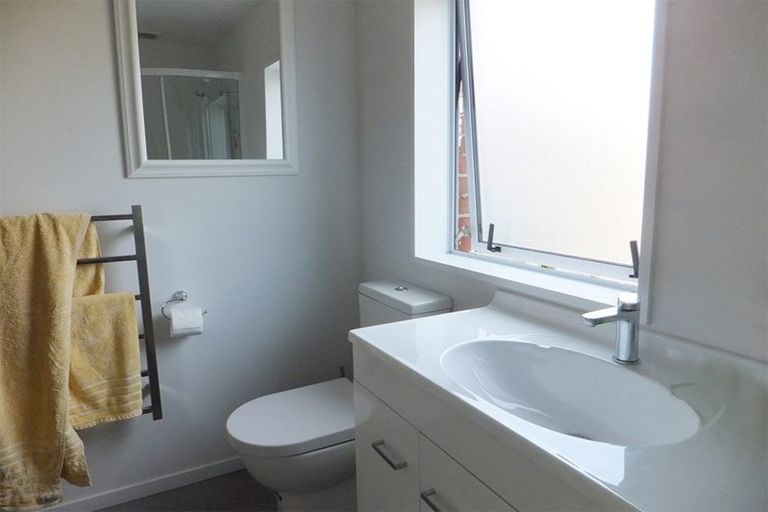 Photo of property in 211 Avonhead Road, Avonhead, Christchurch, 8042