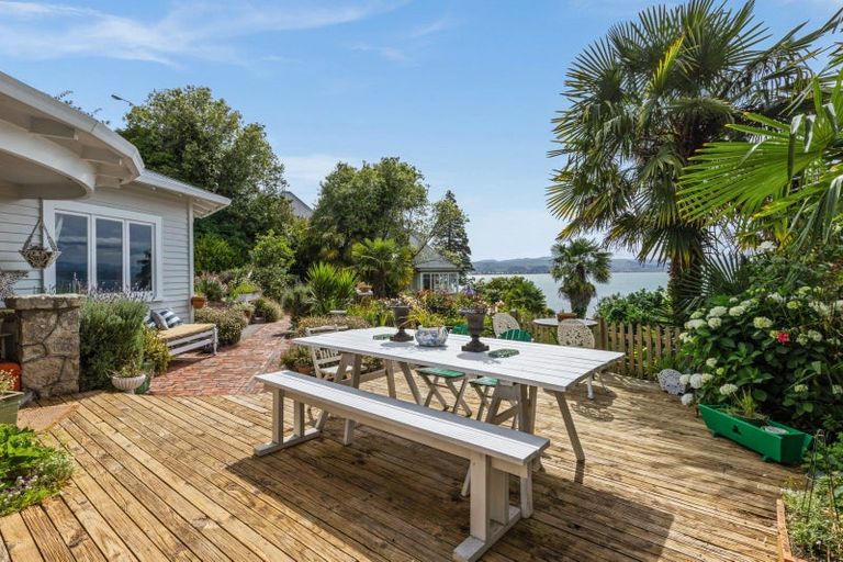 Photo of property in 32 Seapoint Road, Bluff Hill, Napier, 4110