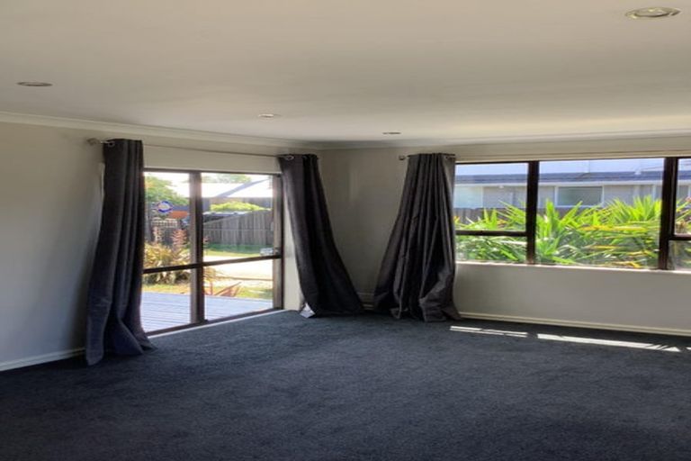 Photo of property in 26 Heathglen Avenue, Parklands, Christchurch, 8083
