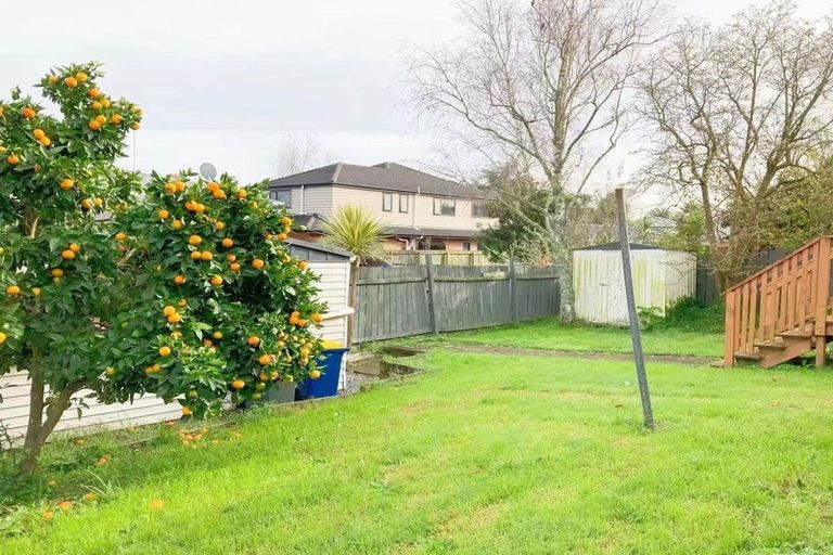 Photo of property in 1/4 Powell Place, Henderson, Auckland, 0610