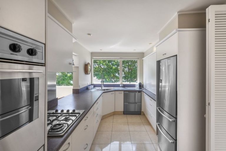 Photo of property in Highwic, 18/32 Hobson Street, Thorndon, Wellington, 6011