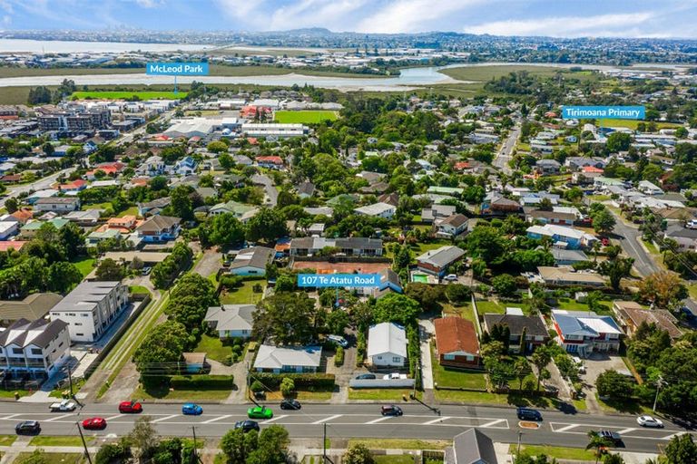 Photo of property in 107 Te Atatu Road, Te Atatu South, Auckland, 0610