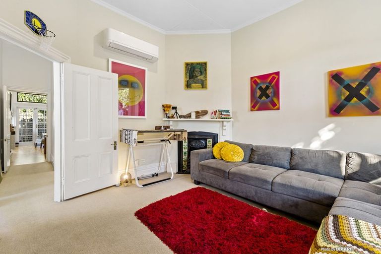 Photo of property in 7 Cam Street, Island Bay, Wellington, 6023