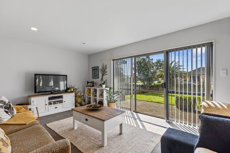 Photo of property in 1 Thoroughbred Place, Papamoa Beach, Papamoa, 3118