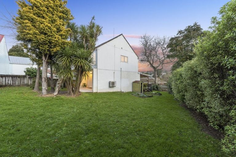 Photo of property in 7/108 West Coast Road, Glen Eden, Auckland, 0602