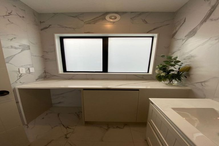 Photo of property in 13 Downpatrick Drive, Flat Bush, Auckland, 2019