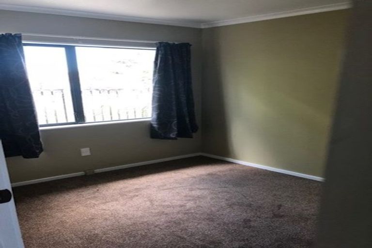 Photo of property in 385 Triangle Road, Henderson, Auckland, 0610