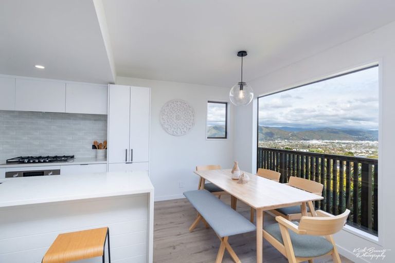 Photo of property in 50 Viewmont Drive, Harbour View, Lower Hutt, 5010