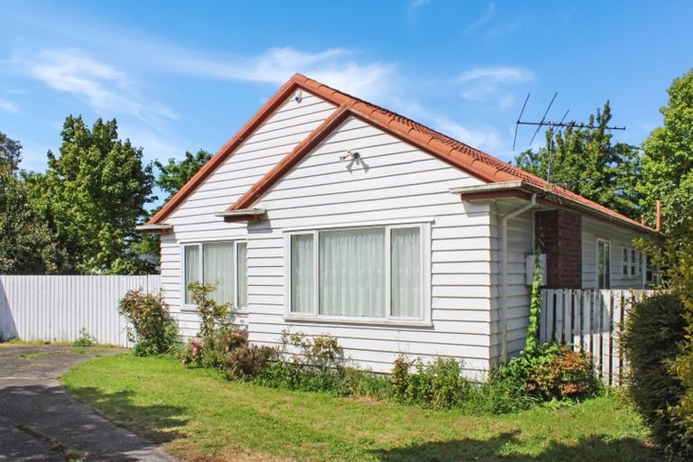Photo of property in 308 Riccarton Road, Upper Riccarton, Christchurch, 8041