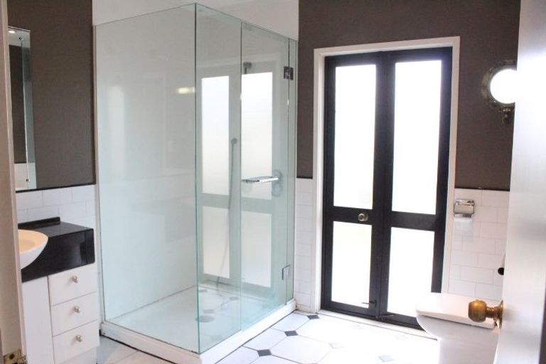 Photo of property in 28a Clovelly Road, Bucklands Beach, Auckland, 2012