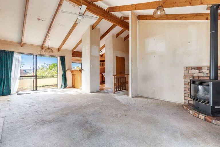 Photo of property in 1/3 Ceramco Place, Torbay, Auckland, 0630