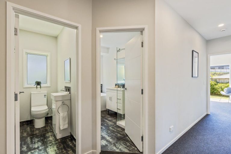 Photo of property in 7 Frederick Place, Whalers Gate, New Plymouth, 4310