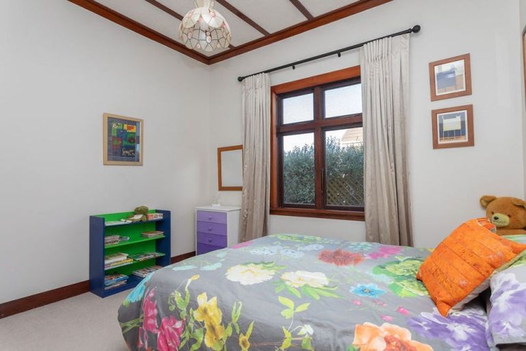 Photo of property in 24 Chamberlain Street, Dannevirke, 4930