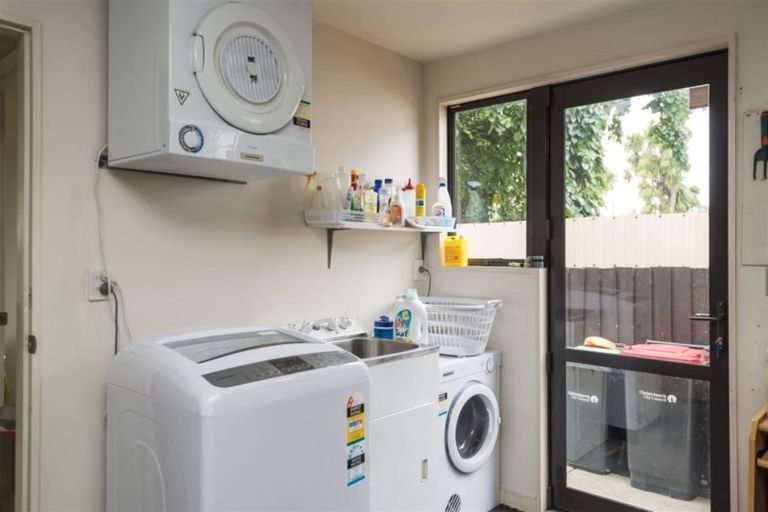 Photo of property in 1 Trist Place, Edgeware, Christchurch, 8013