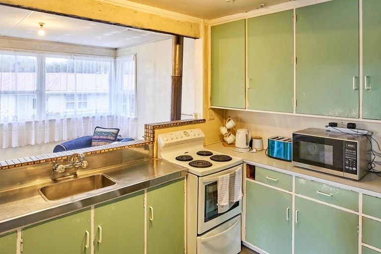 Photo of property in 6 Marne Grove, Waitangirua, Porirua, 5024