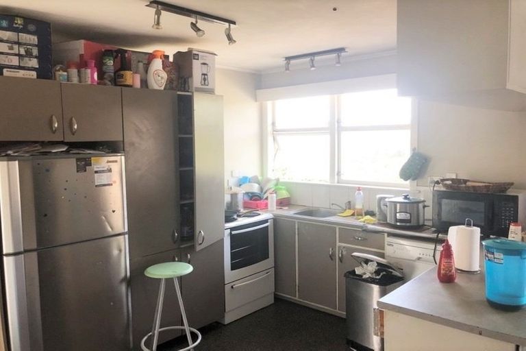 Photo of property in 194 Don Buck Road, Massey, Auckland, 0614