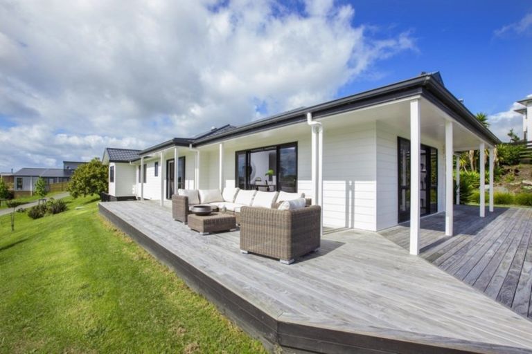 Photo of property in 21 Laly Haddon Place, Matakana, Warkworth, 0985