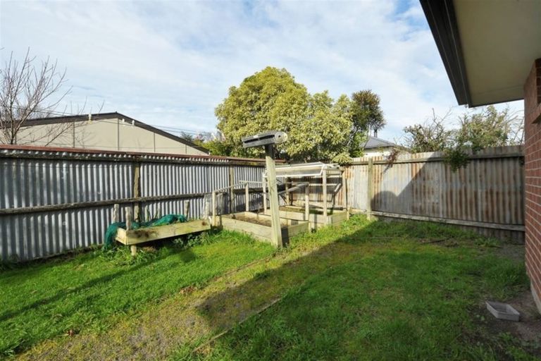 Photo of property in 40a Lambeth Crescent, Redwood, Christchurch, 8051