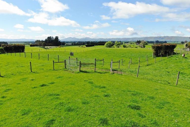 Photo of property in 68 Currie Road, Woodside, Outram, 9073