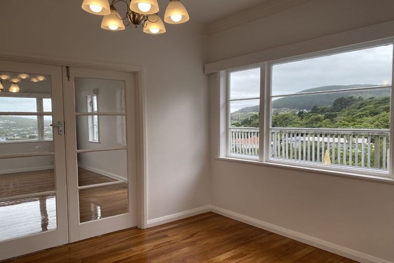 Photo of property in 4 Carleton Terrace, Tawa, Wellington, 5028