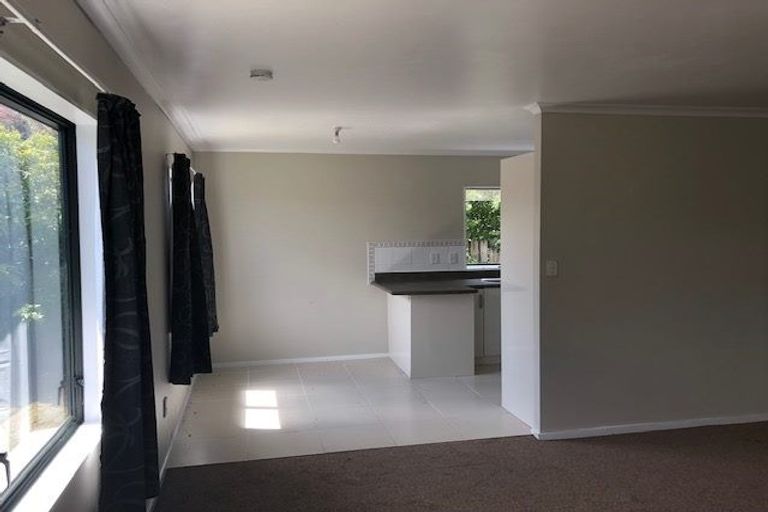 Photo of property in 385 Triangle Road, Henderson, Auckland, 0610