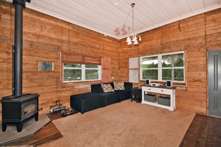 Photo of property in 429 Waikiekie Road North, Waiotira, 0193