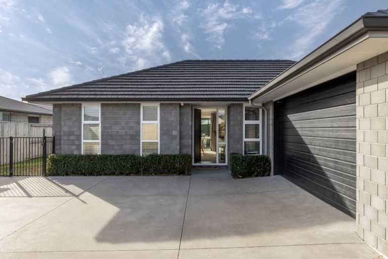 Photo of property in 10 Te Kio Crescent, Papamoa Beach, Papamoa, 3118